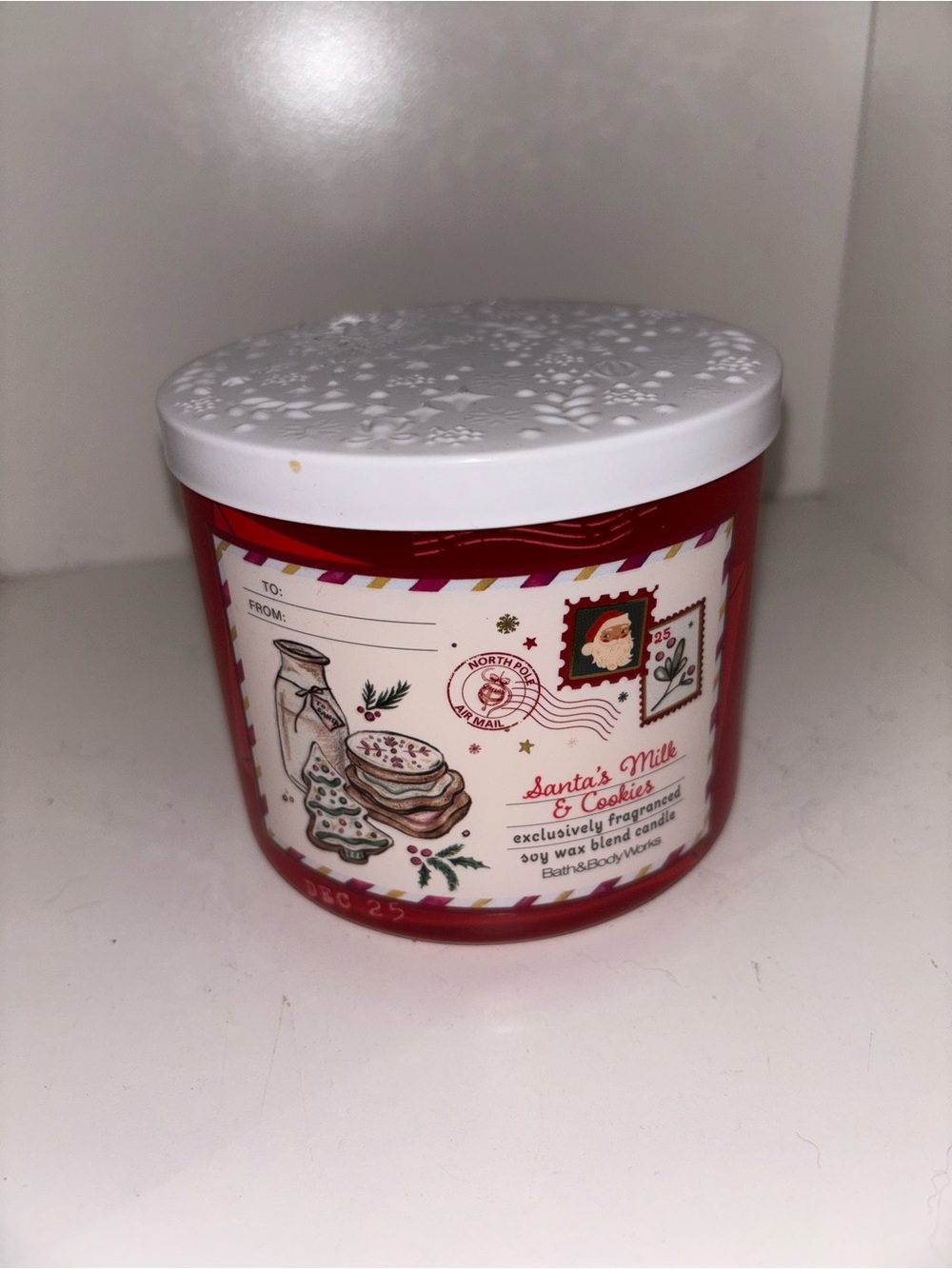 Bath & Body Works Santa's Milk & Cookies Candle - Red & White
